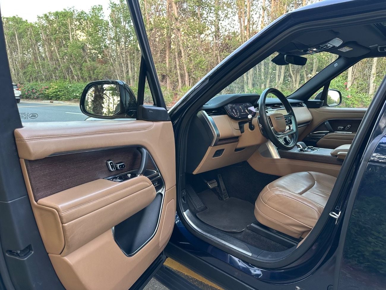 لاند روفر رينج روفر Vogue Autobiography D300 | 2024 | 3.0L V6 DIESEL | 300 HP | 7 SEATER | Perfect Condition