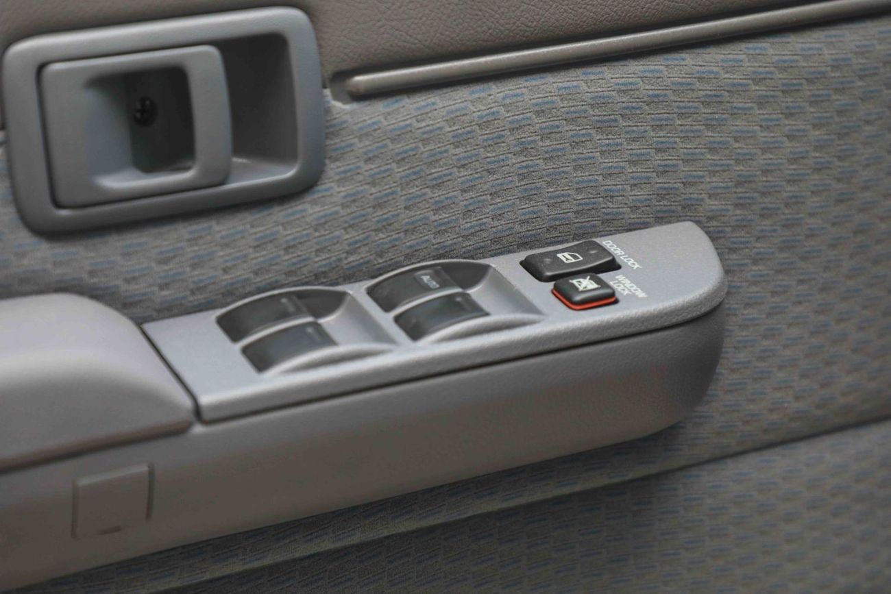 تويوتا لاند كروزر 70 2025 TOYOTA LC76 HARDTOP LX  B 4.0 - WHITE inside BLUISH GREY | Export Only