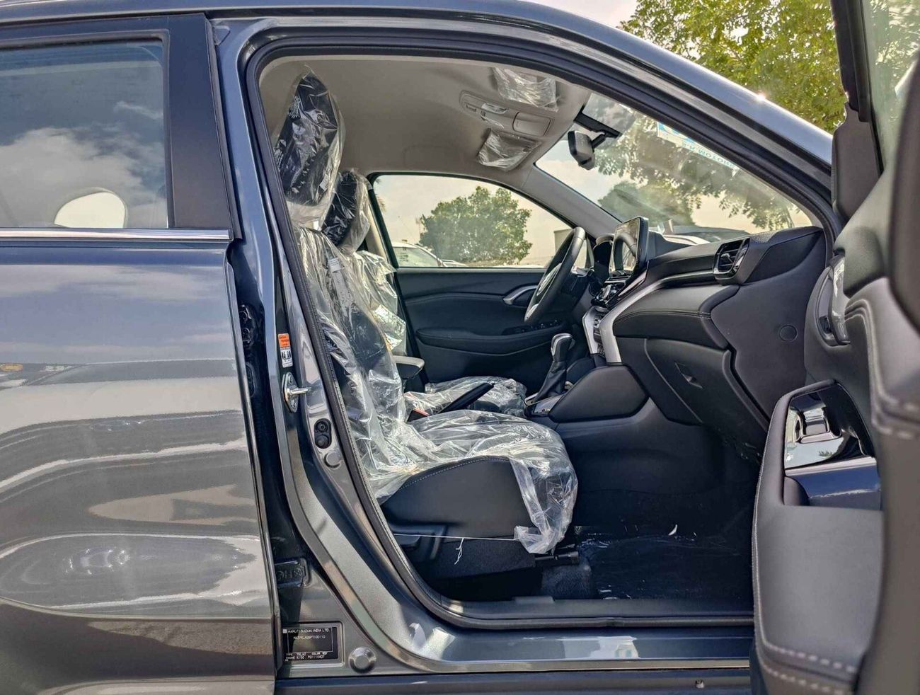 Suzuki Grand Vitara GLX / HYBRID  / 1.5L V4 /  "9" DISPLAY / 360* CAMERA / AUTO A/C (CODE # GVHB4X2F)