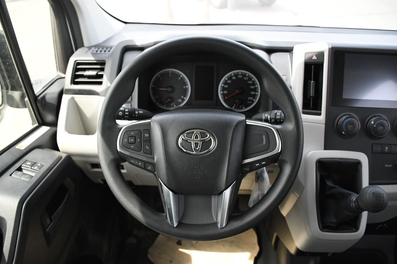 Toyota Hiace Toyota HiAce 2.8L Manual Petrol diesel (Ready Stock)