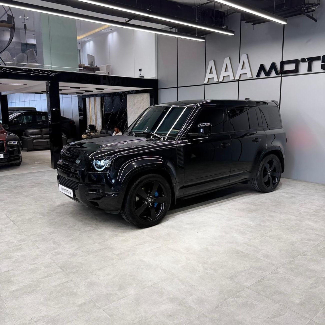 Land Rover Defender 110 X P525 5.0L | GCC Specs | Under Warranty