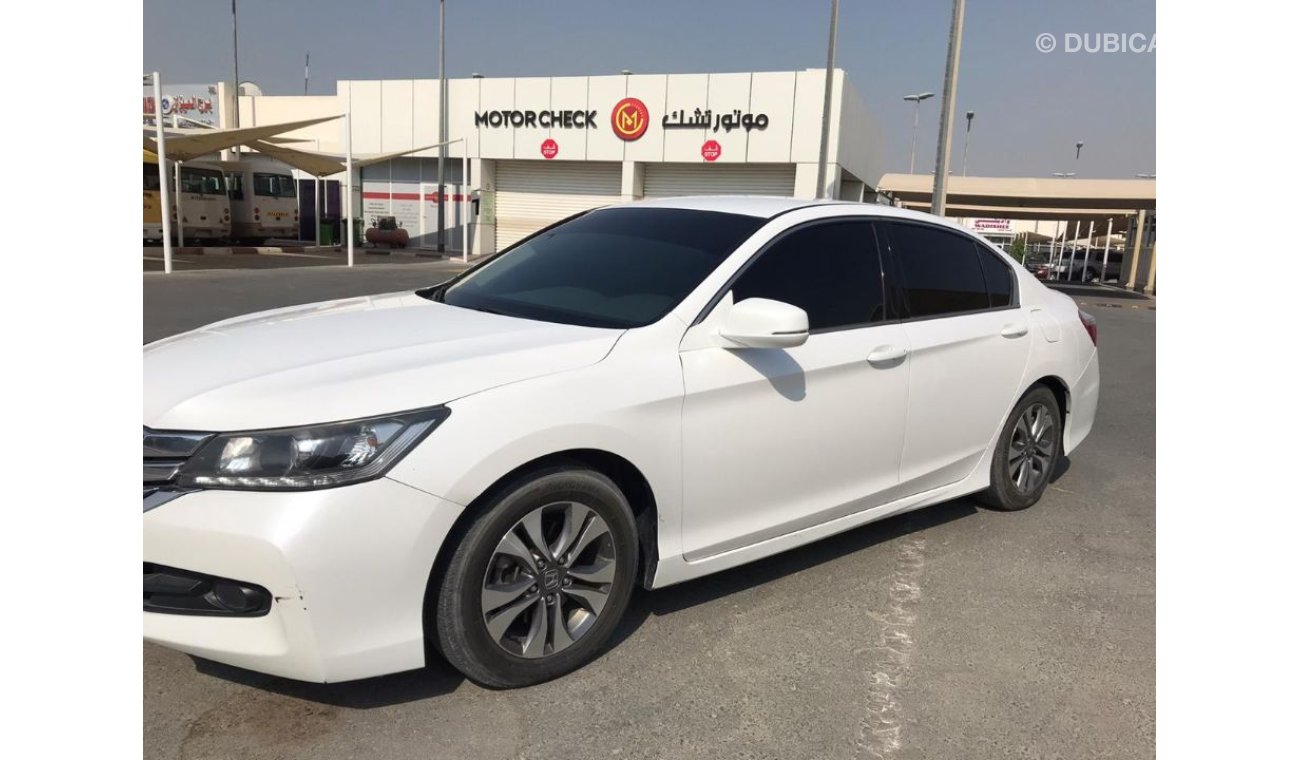 Honda Accord 2015 gcc very celen car