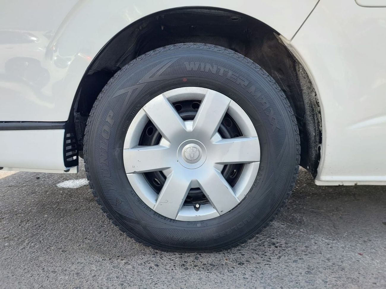 تويوتا هاياس (RAMADAN OFFER) TOYOTA HIACE COMMUTER VAN RHD 2016 MODEL 3.0 L DIESEL AUTOMATIC(PM29828)