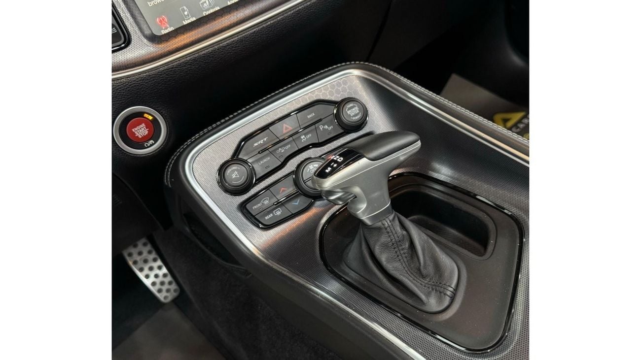 دودج تشالينجر 2016 Dodge Challenger SRT 392 Hemi, Full Dodge Service History, Excellent Condition, GCC