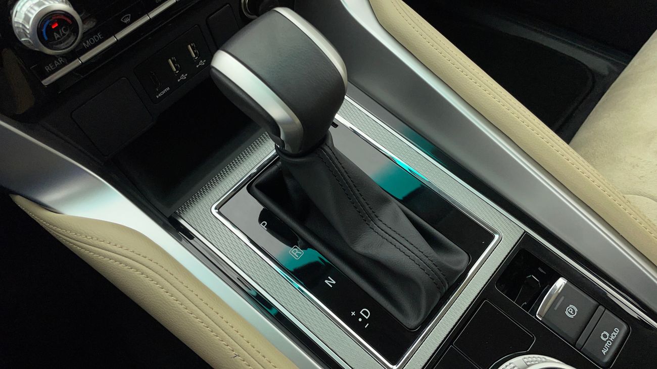 ميتسوبيشي مونتيرو سبورت GLS MID 3 | بدون دفعة مقدمة | اختبار القيادة في المنزل