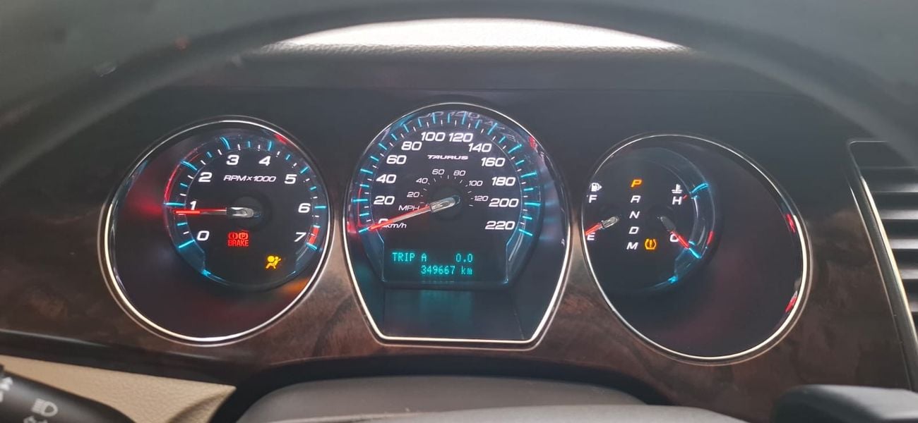 Ford Taurus 1FAHP2FW5BG152345