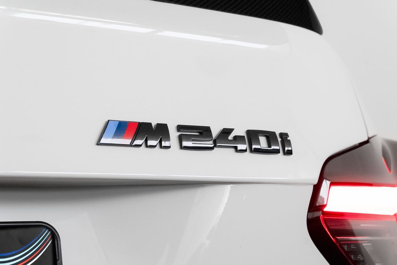BMW M240i