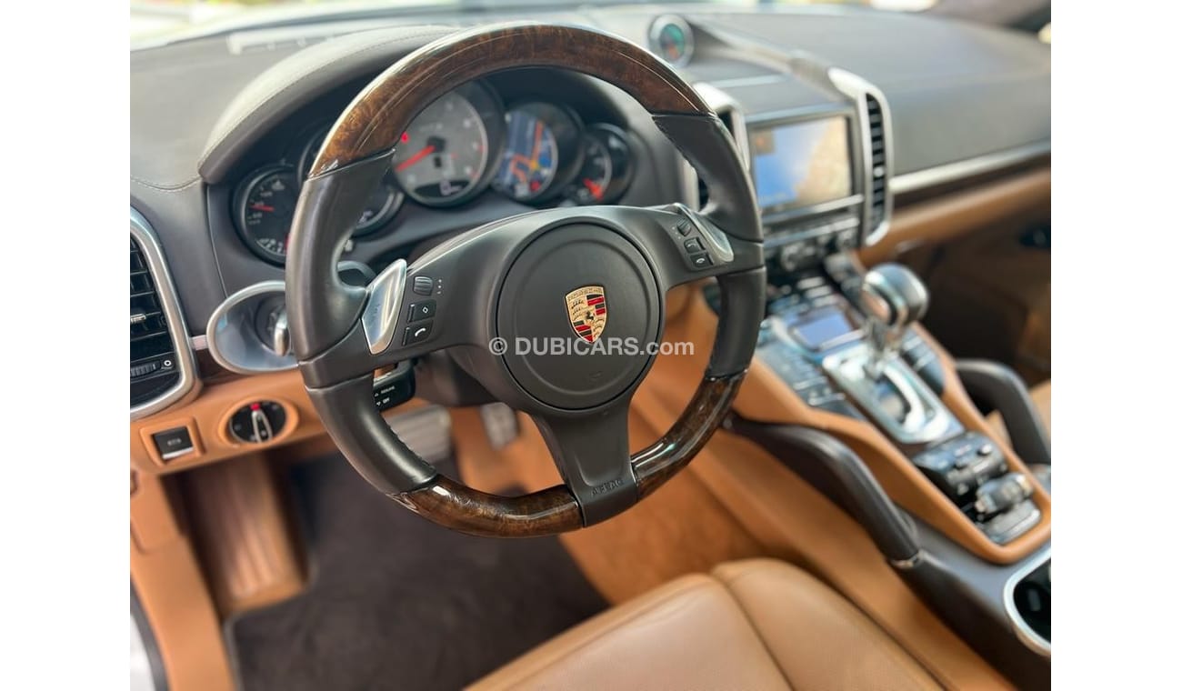 Porsche Cayenne PORSCHE CAYENNE GTS 2014 GCC FULL OPTION