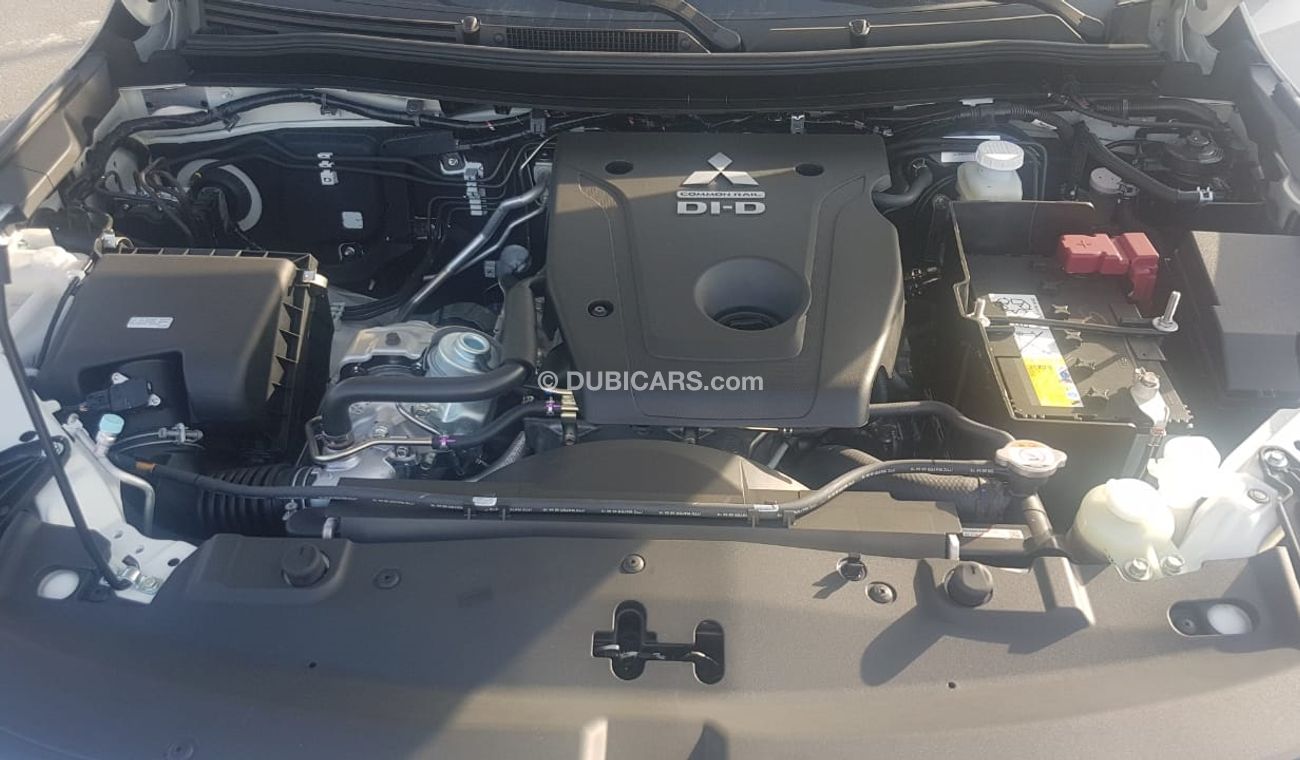 Mitsubishi L200 DIESEL,2.4L,DOUBLE/CABIN,CHROME PACKAGE,FULL/OPTION,4X4,NEW SHAPE,M/T,2020 ( FOR SAUDI AND EXPORT)
