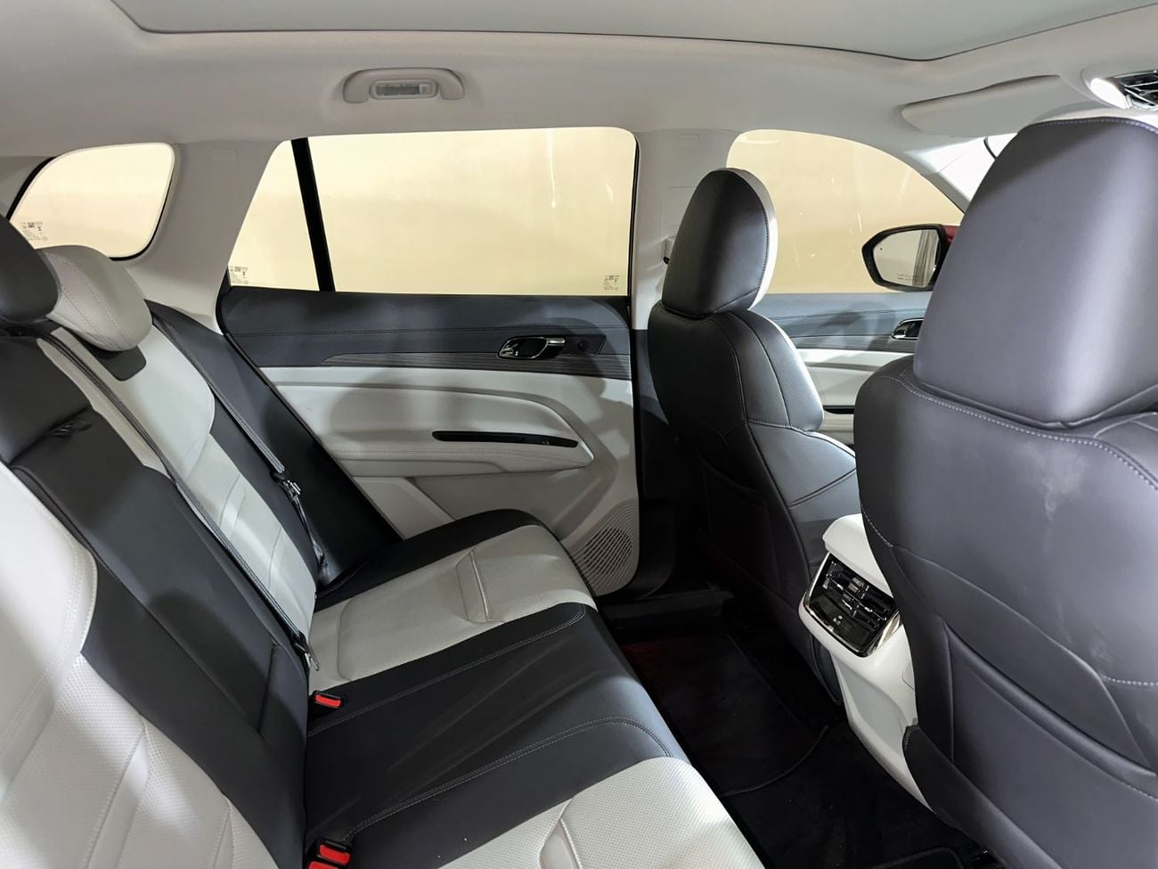 فورد تيريتوري TITANIUM PLUS TECH PKG /TER4224 /AL TAYER MOTORS /AL QOUZ SHOWROOM