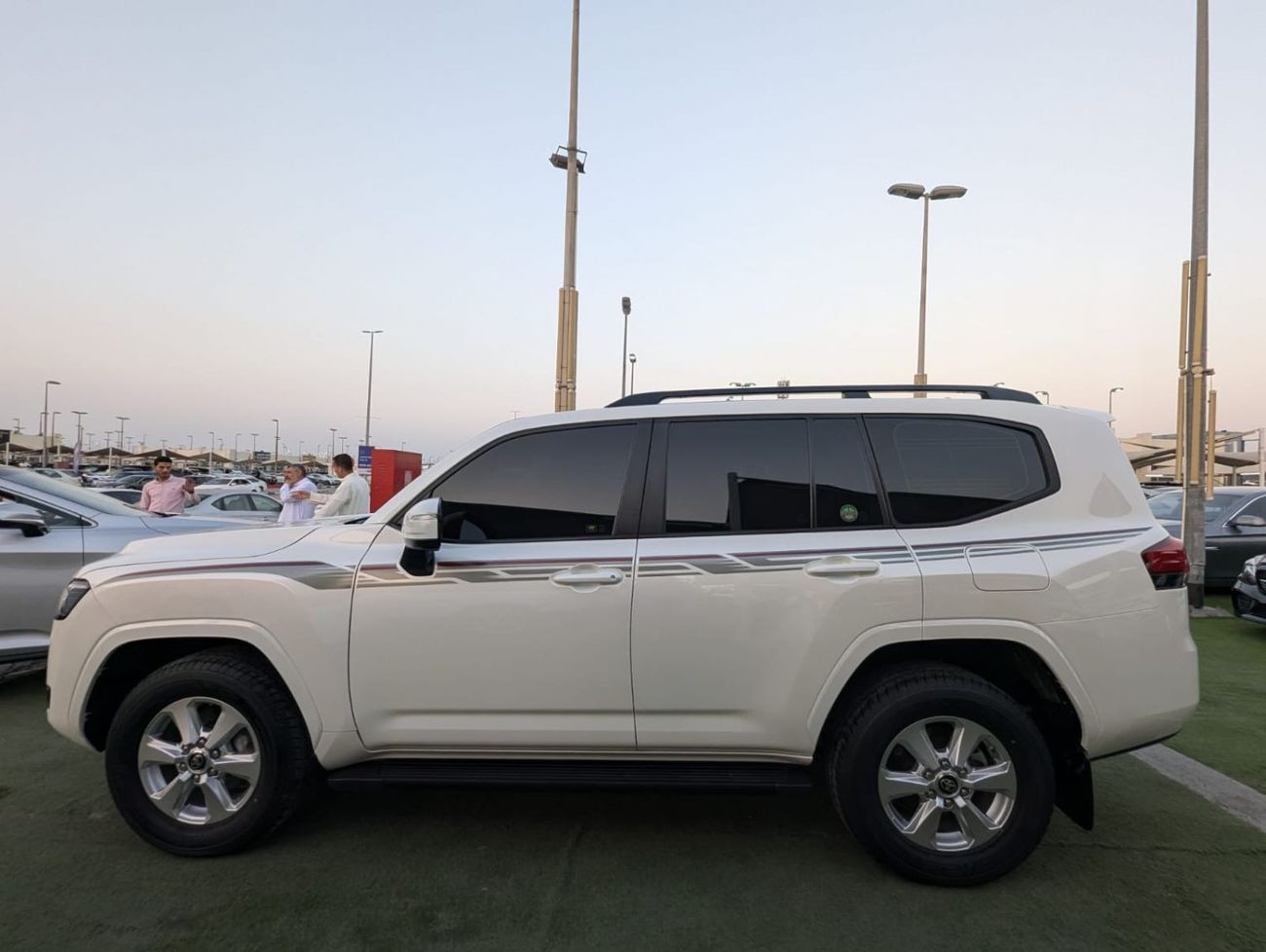 Toyota Land Cruiser GXR 4.0L Toyota land Cruiser 2023 GXR V6 4.0L clean car without accident without paint available in