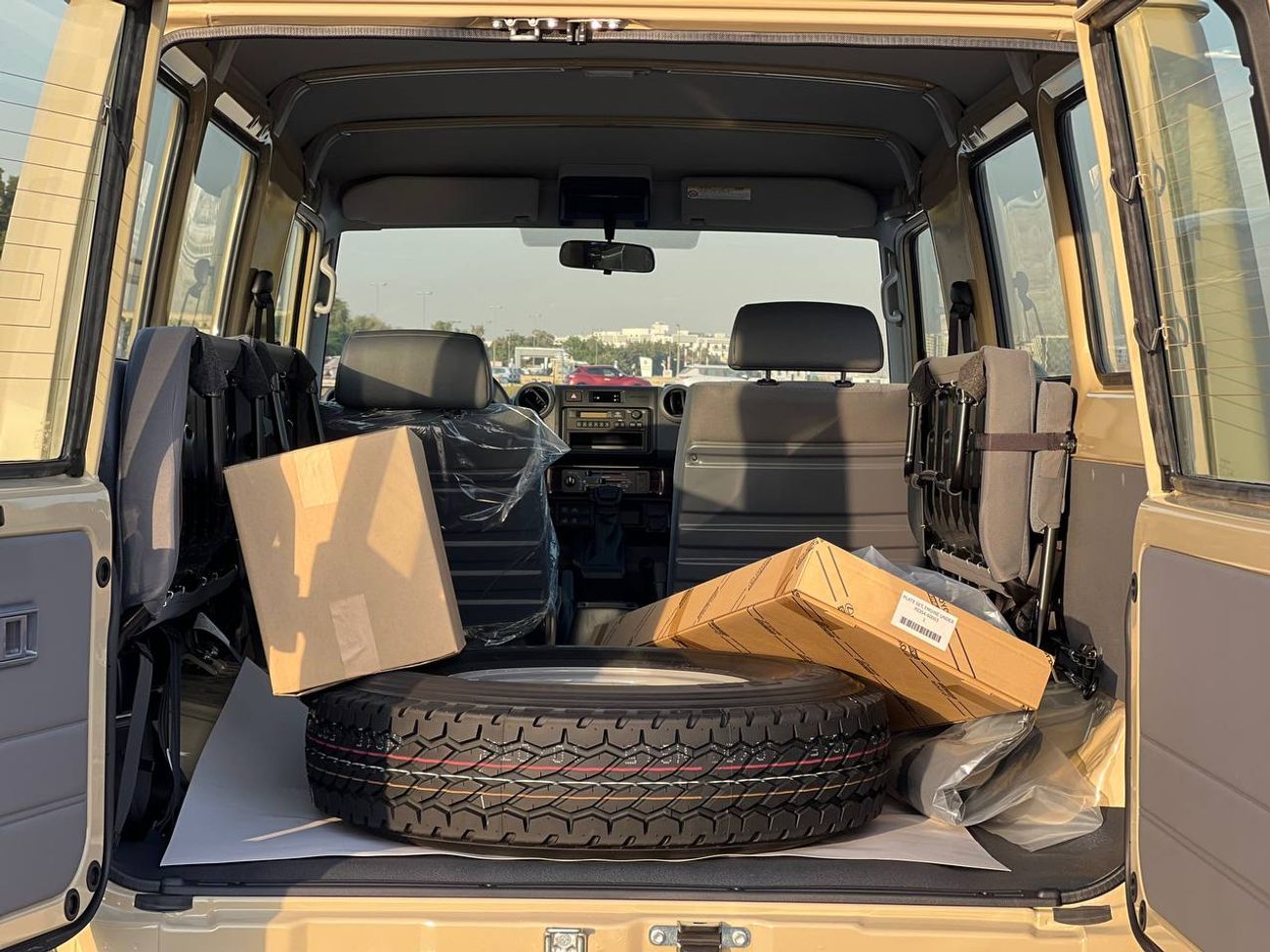 تويوتا لاند كروزر 70 3 DOOR LC78 2.8L DSL A/T // 2025 // STANDARD OPTION WITH MANUAL WINDOWS // SPECIAL OFFER // BY FORMU