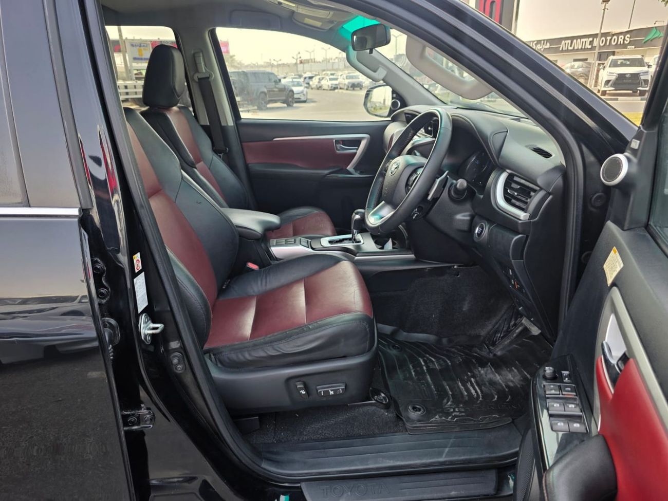 Toyota Fortuner DIESEL ENGINE RIGHT HAND DRIVE 2800 CC AUTO TRANSMISSION ONLY FOR EXPORT