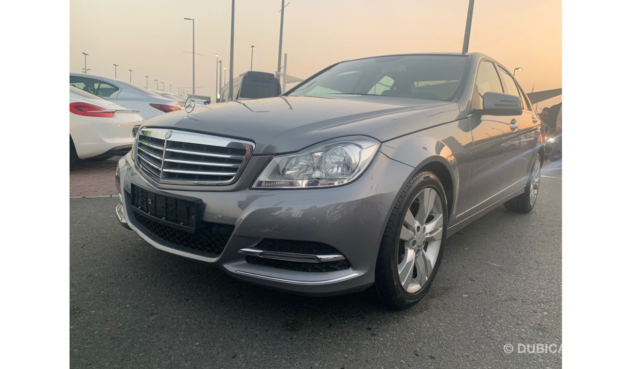 Mercedes-Benz C200 Mercedes C200_2013_GCC_Excellent_Condihion _Full option