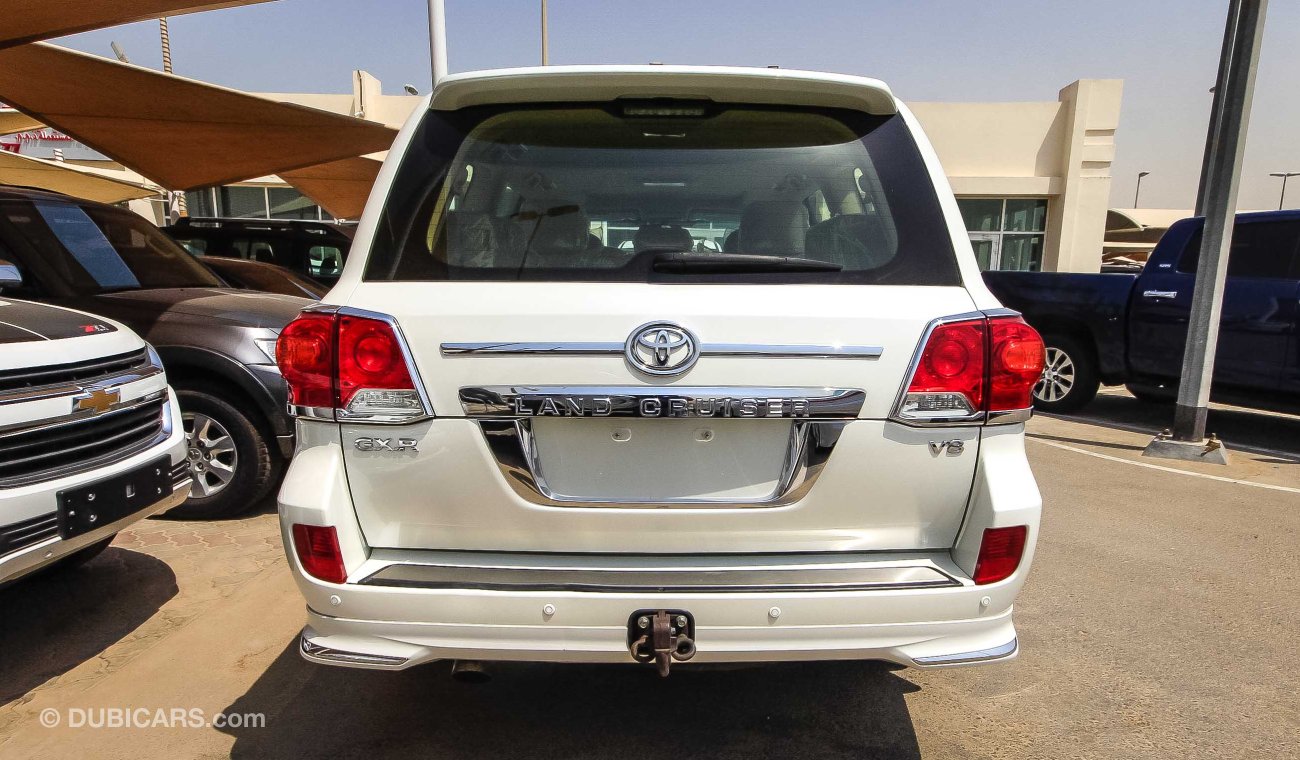 Toyota Land Cruiser GXR V8