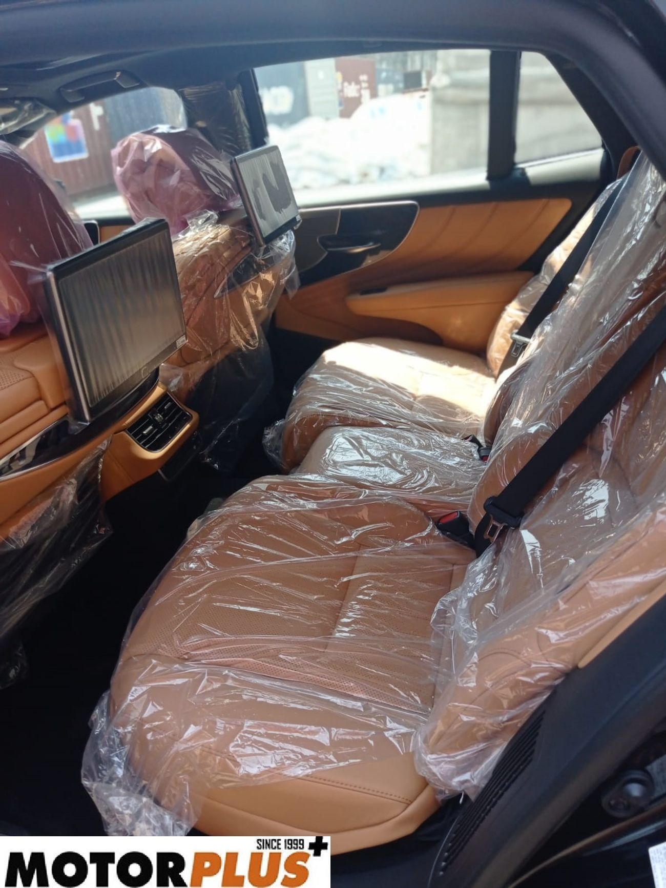 Lexus LS500 HYBRID EXCLUSIVE AWD with "Ottoman Seat”