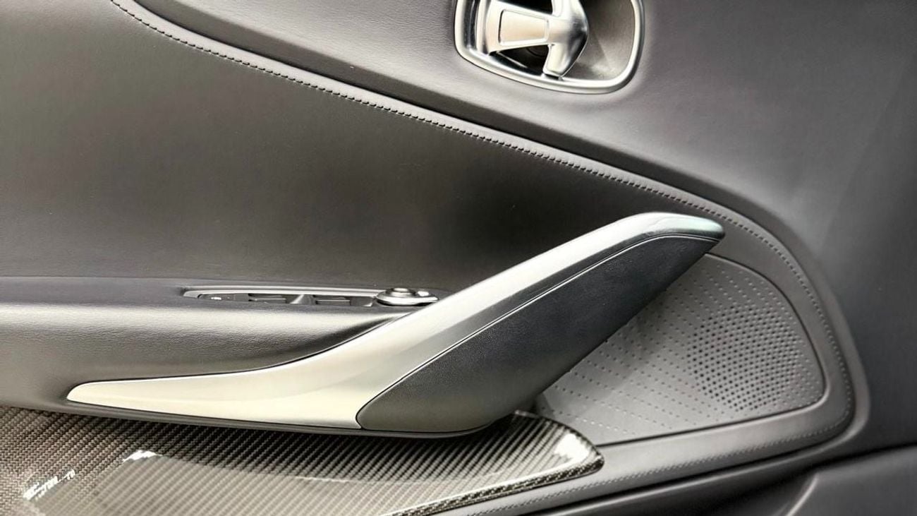 أستون مارتن DBX 707 - European Specs