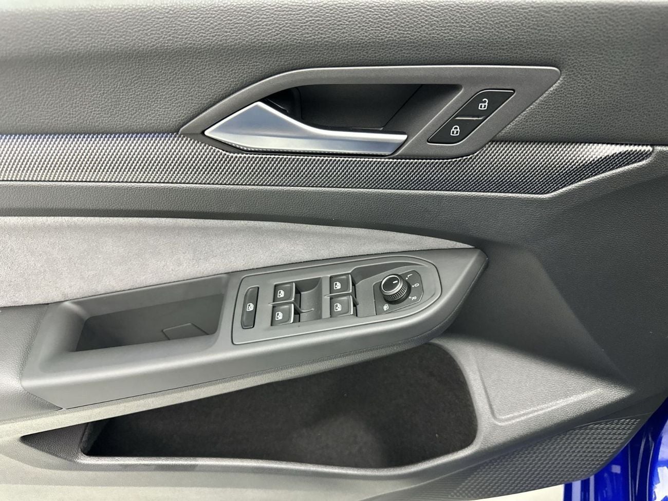 Volkswagen Golf R Base 2.0T Golf R Fabric Seats with Sunroof - DCC - Black Edition (Ref#37205)