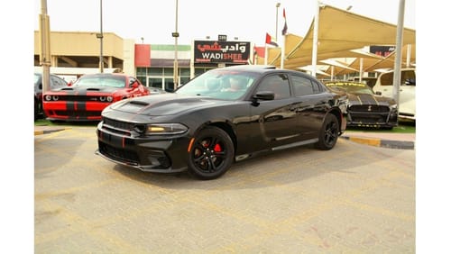 Dodge Charger 3.6L SXT Plus The base engine is a 3.6-liter V6 with 292 horsepower and 352 Nm of torque. The engine