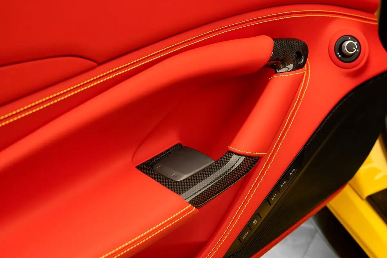Ferrari F8 Spider FERRARI | F8 SPIDER | 2023MY | HIGHER SPECS STD