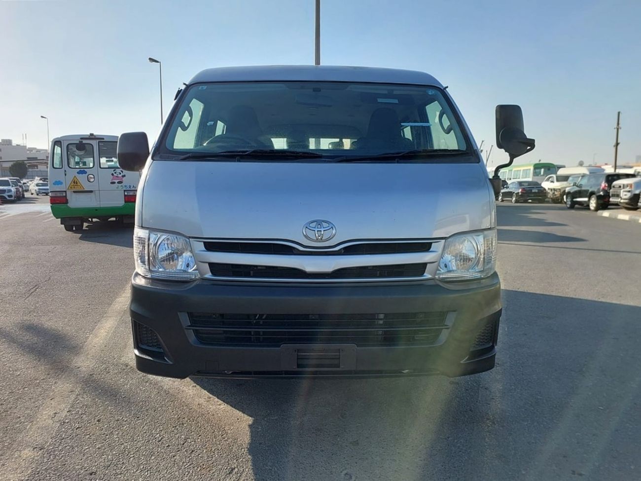 Toyota Hiace TOYOTA HIACE COMMUTER VAN RHD 2013 MODEL 2.7 L PETROL AUTOMATIC(PM32888)