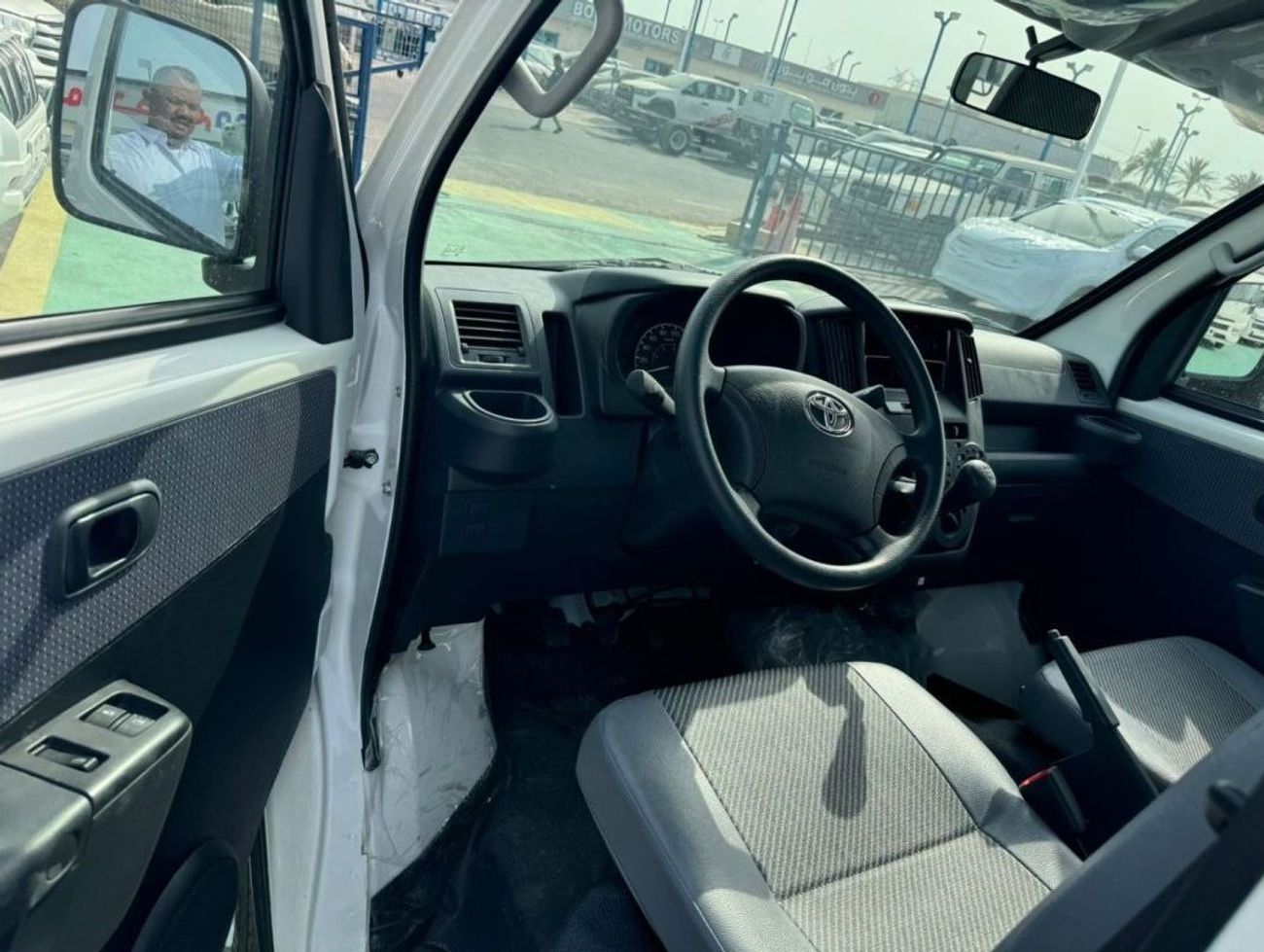 تويوتا لايت آيس 1.5L PETROL PICK UP 2025