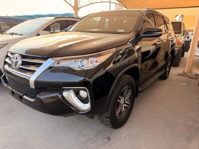 Toyota Fortuner GXR — фото 1