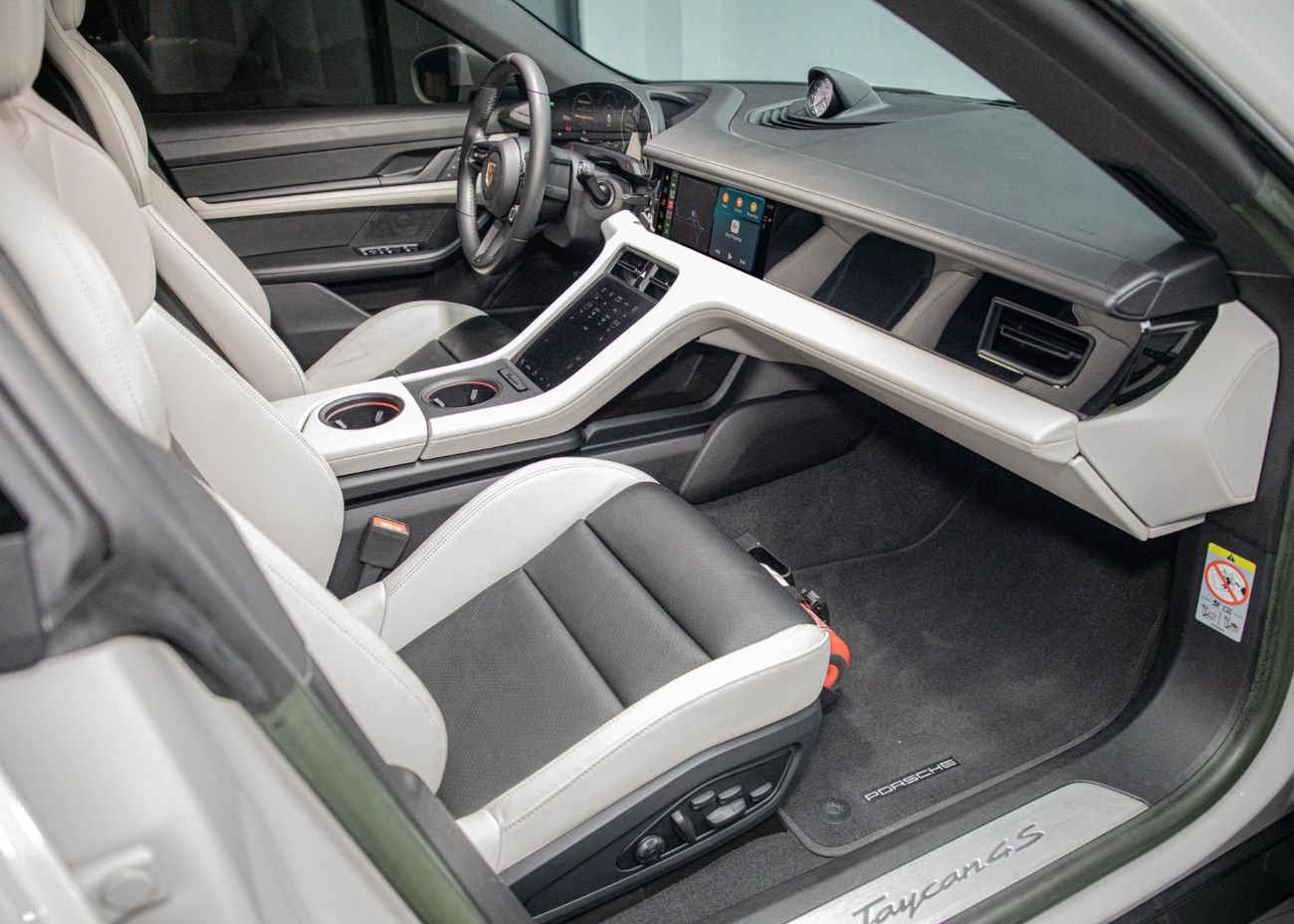 بورش تايكان 4S Cross Turismo