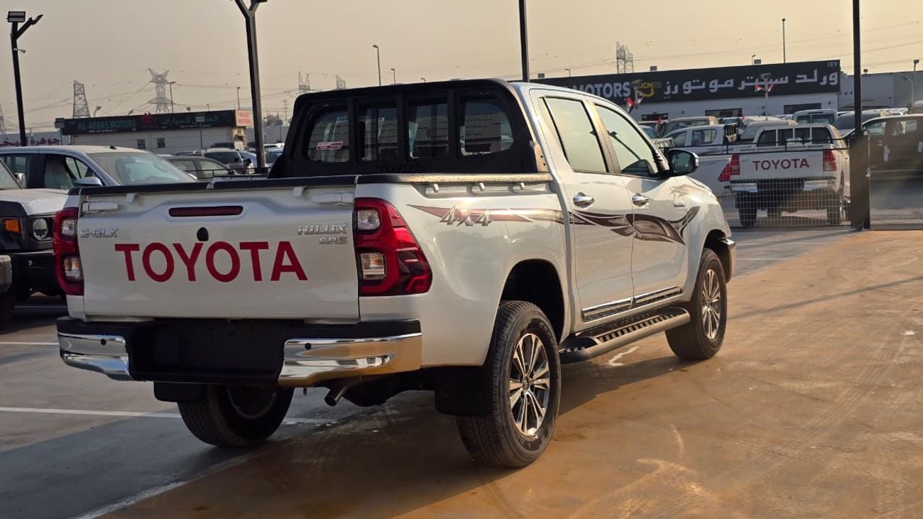 تويوتا هيلوكس S GLX 2.7L AWD M/T
