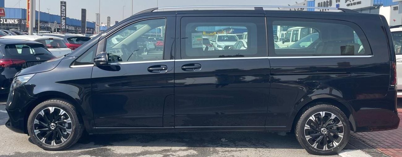 Mercedes Benz V300 Avantgarde Under Agency Warranty 2026 GCC
