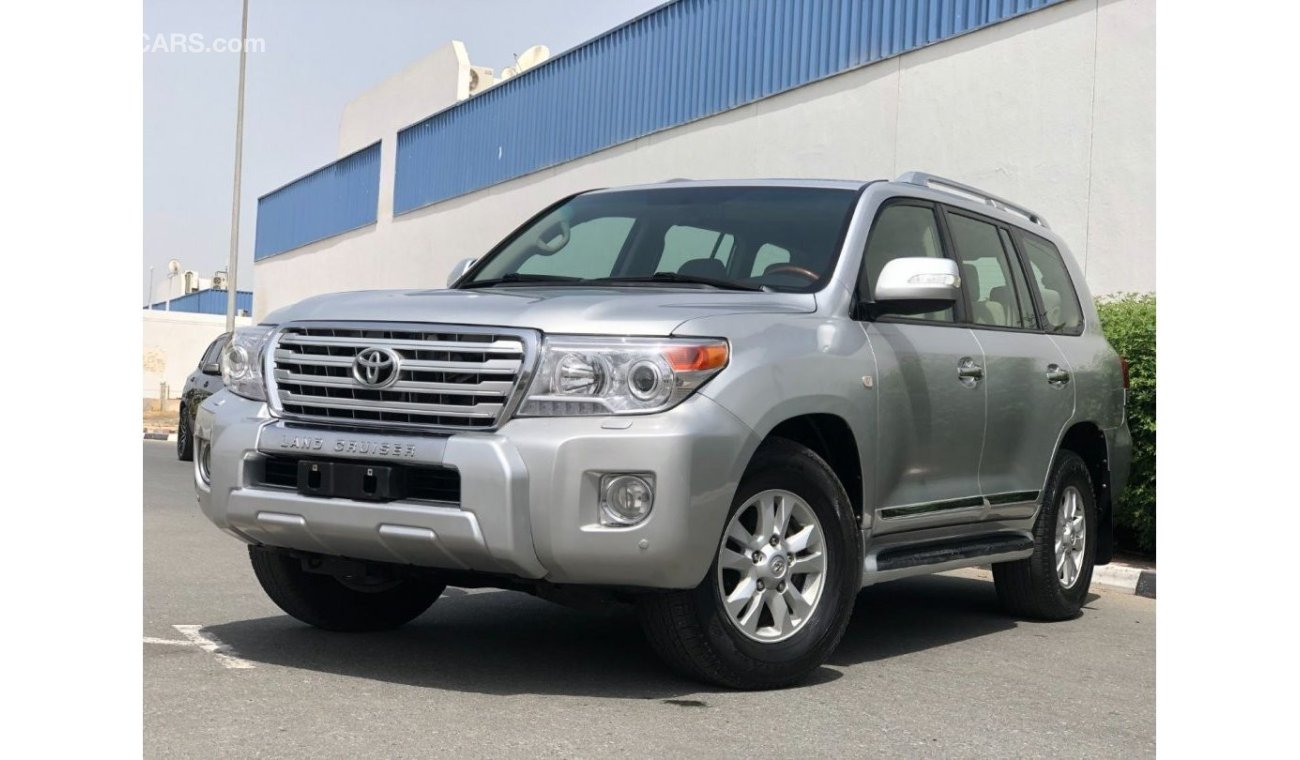 تويوتا لاند كروزر GULF SPECS  LANDCRUISER  VXR  V6 4X4 EXCELLENT CONDITION