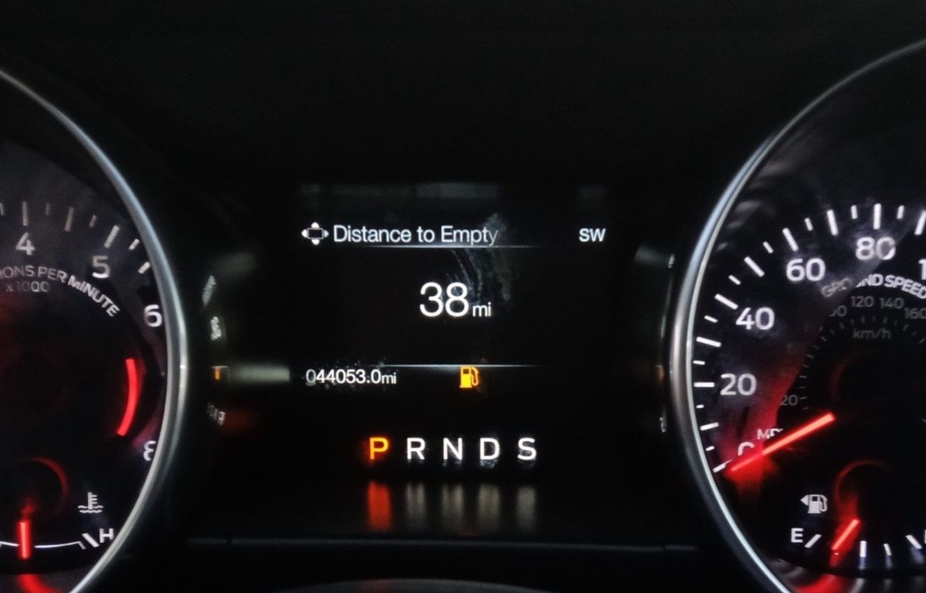 Ford Mustang Ford mustang ecoboost convertible V4  Body kit GT Model 2019 Price: 68000 Dhs Mileage: 44000 Mi Spec