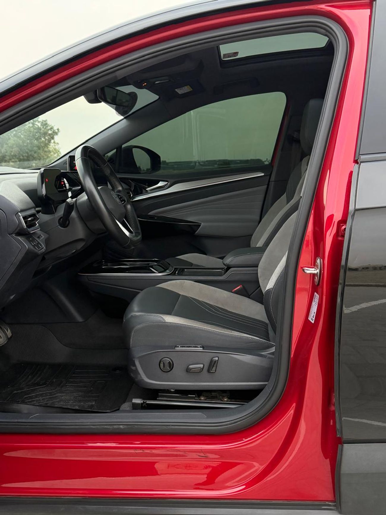 فولكس واجن ID.4 كروز حاله ممتازه من الداخل والخارج