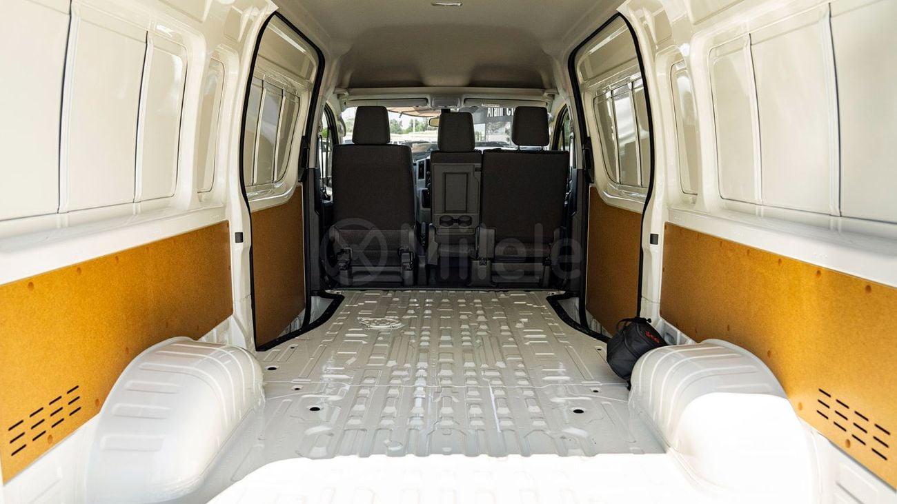 تويوتا هاياس TOYOTA HIACE HR CARGO VAN