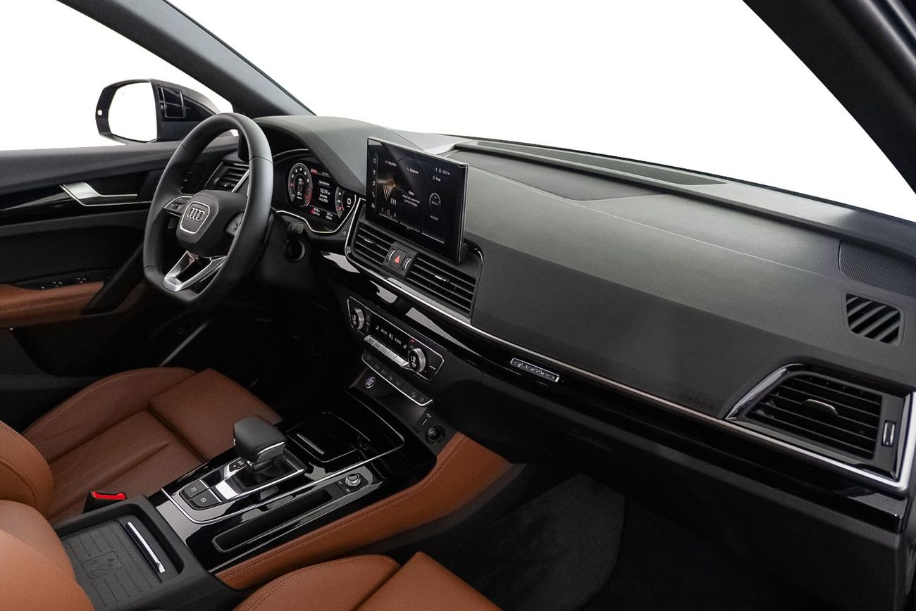 Audi Q5 45 TFSI Quattro S Line 2.0L (252 HP)