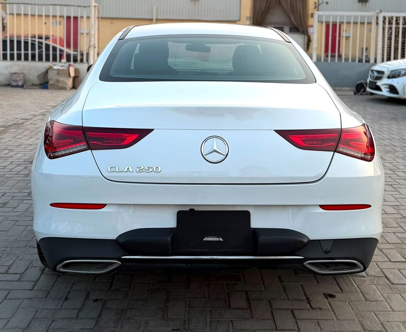 Mercedes Benz CLA250 PREMIUM