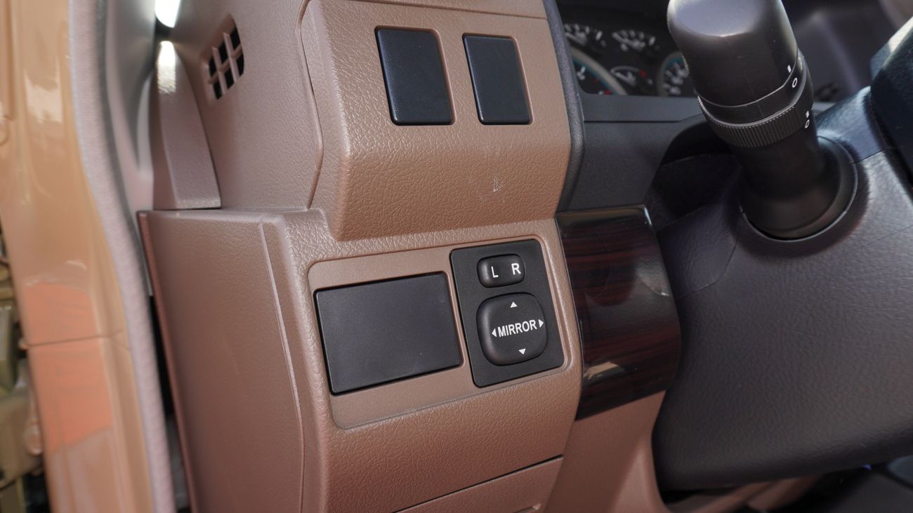 Toyota Land Cruiser Pick Up LX 4.0 L V6