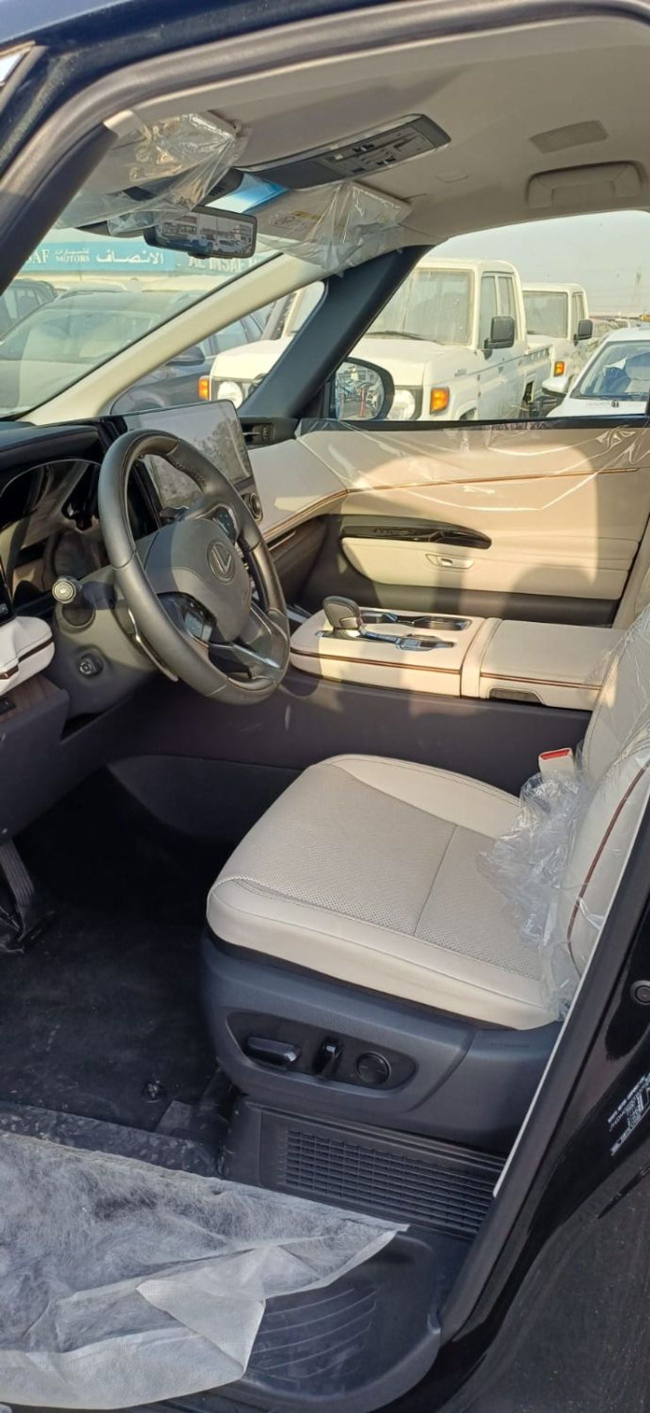 Lexus LM 350h LEXUS LM350H HYBRID VIP 4 SEATER COLOR BLACK MODEL 2025