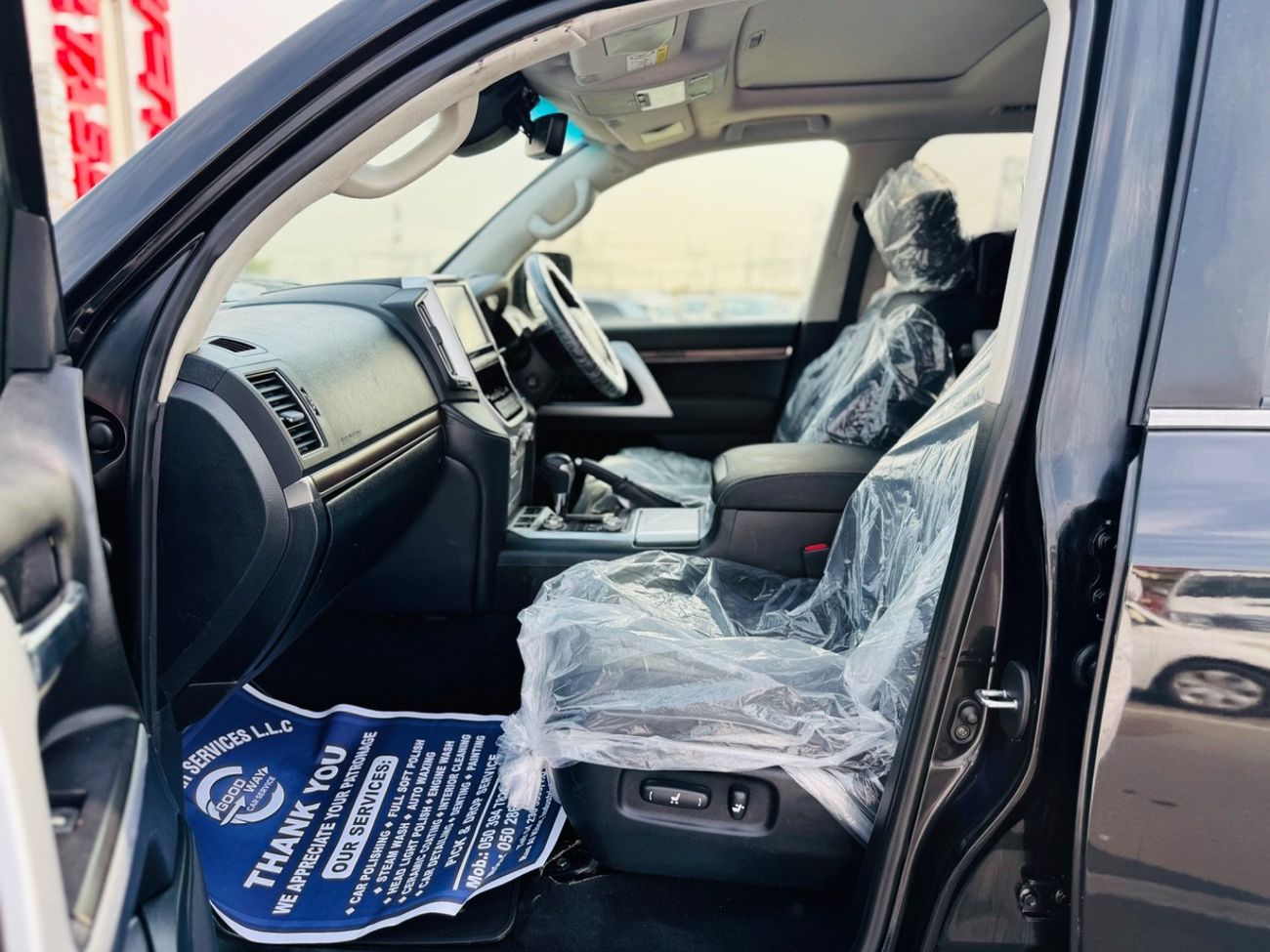 تويوتا لاند كروزر Sahara top of the range