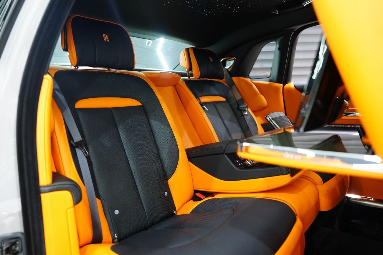 رولز رويس جوست Black Badge, Rear Entertainment, Starlight, Dealer Warr + Serv!!