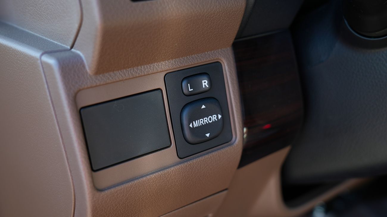 تويوتا لاند كروزر LX 4.0 L