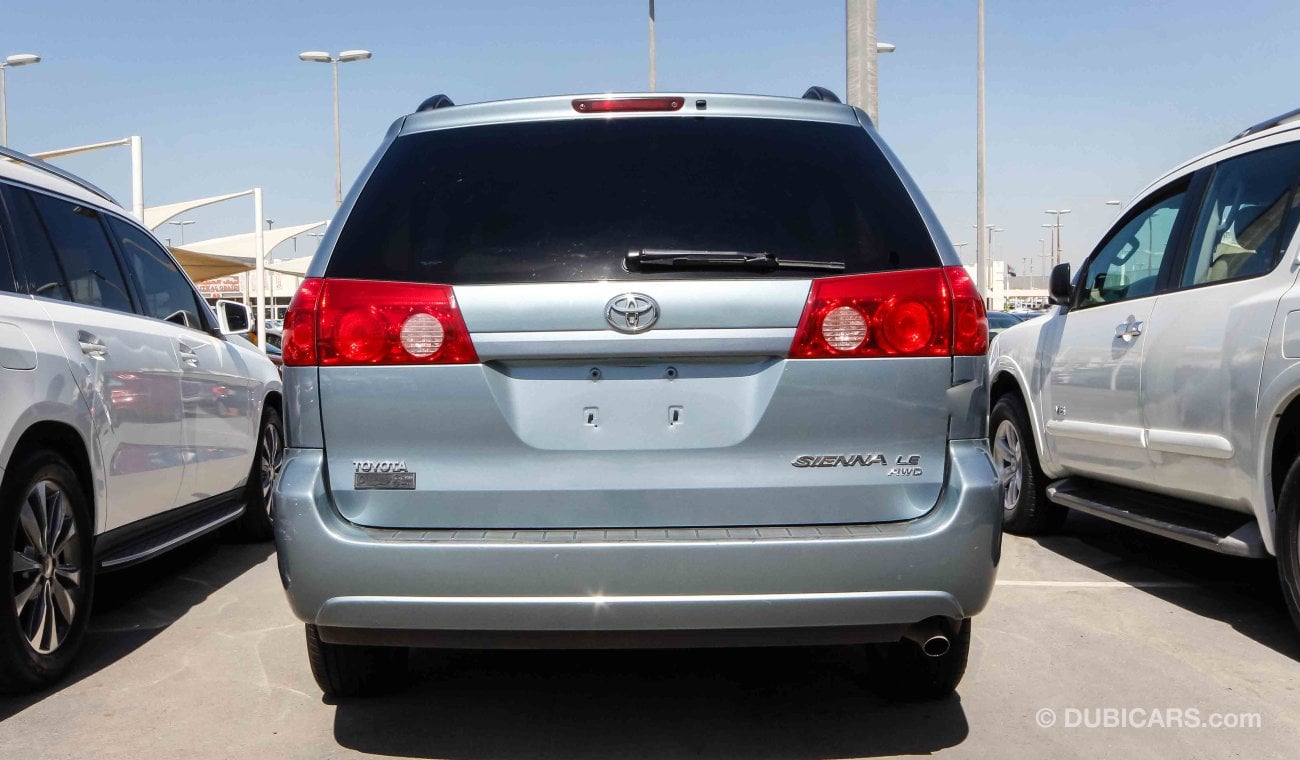 Toyota Sienna AWD