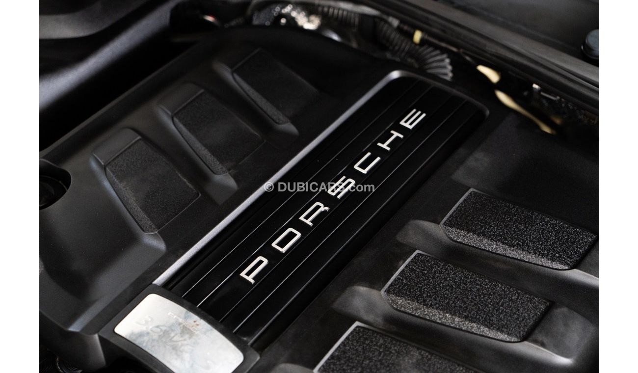 Porsche Cayenne 2015 Porsche Cayenne S / Sport Chrono Package Plus / Two Year ARM Service Pack