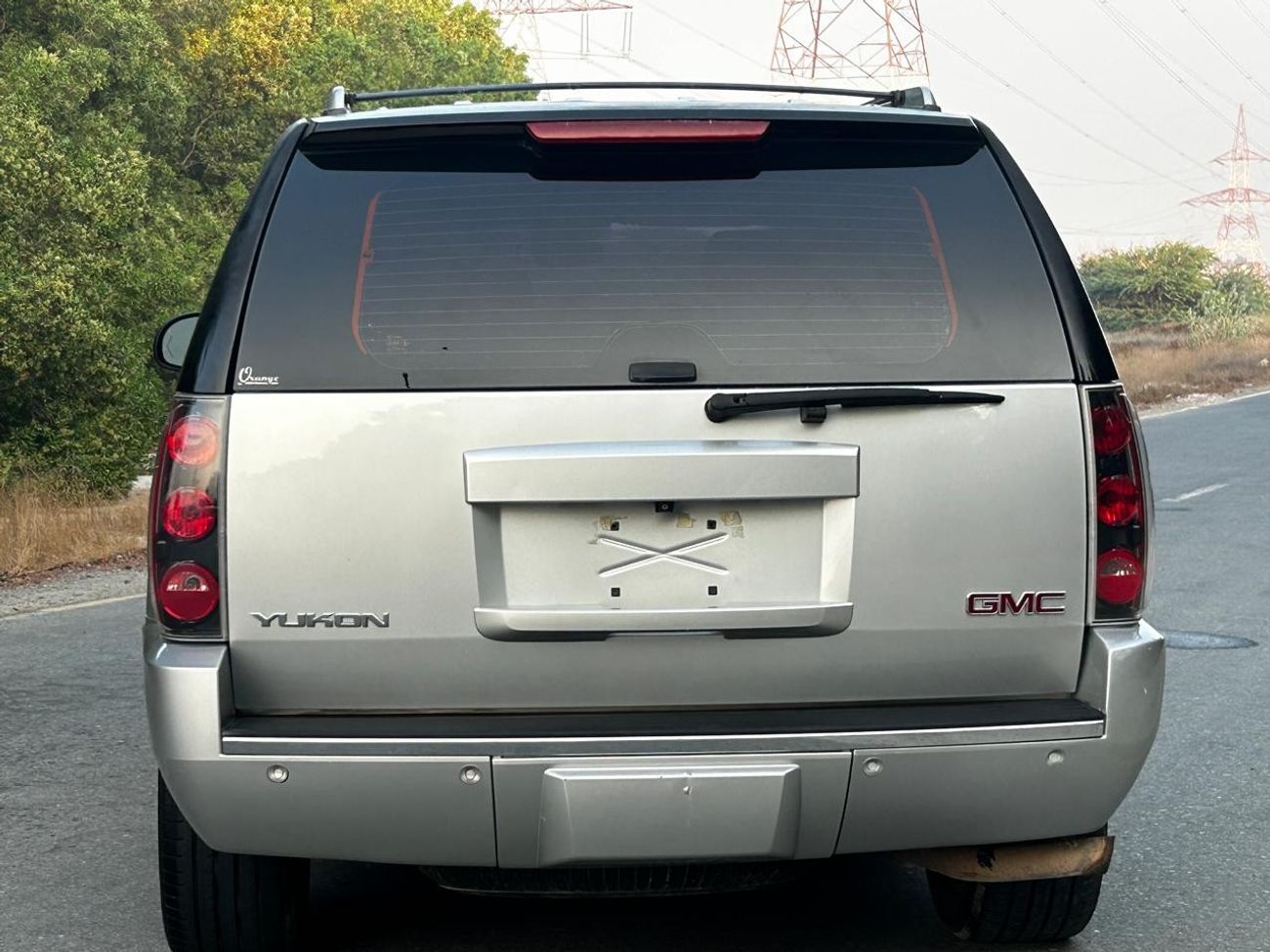 GMC Yukon Denali 6.2L (9 Seater)