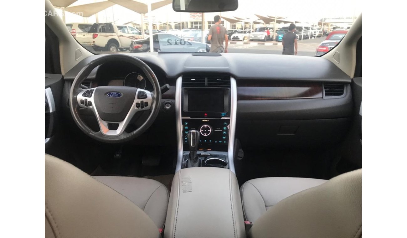 Ford Edge model 2012GCC car prefect condition full service full option one owner low mileage