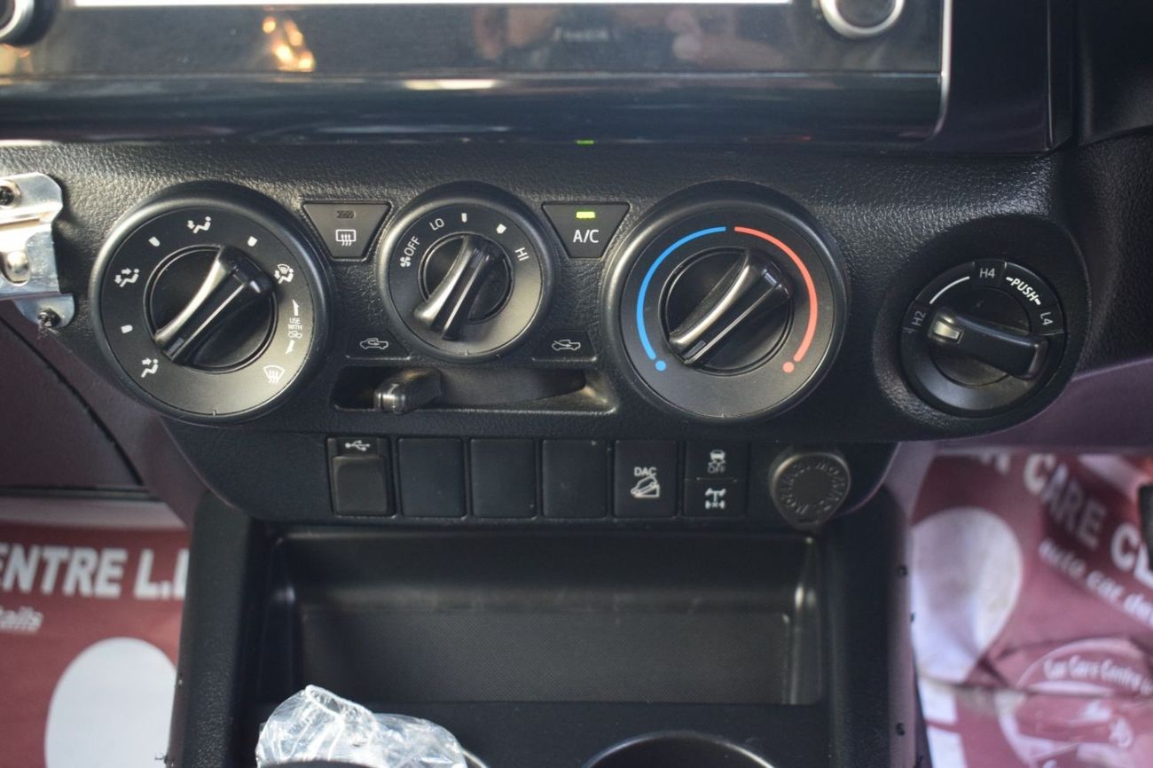 Toyota Hilux GLX 2.8L A/T