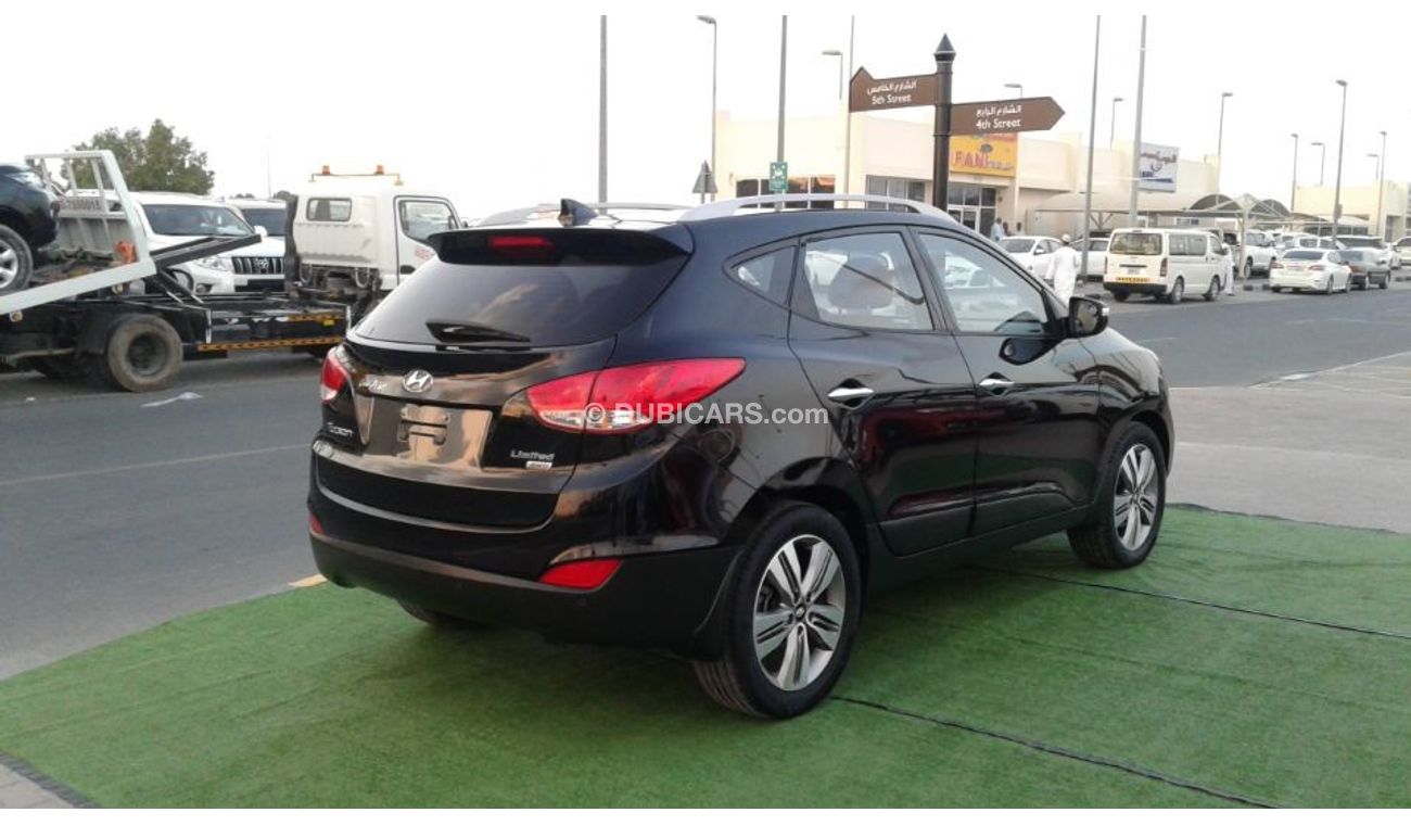 Hyundai Tucson HYUNDAI TUCSON 2015 BLACK NO PIANT NO ACCIDENT KHALIGE FULL OPTION NUMBER 1