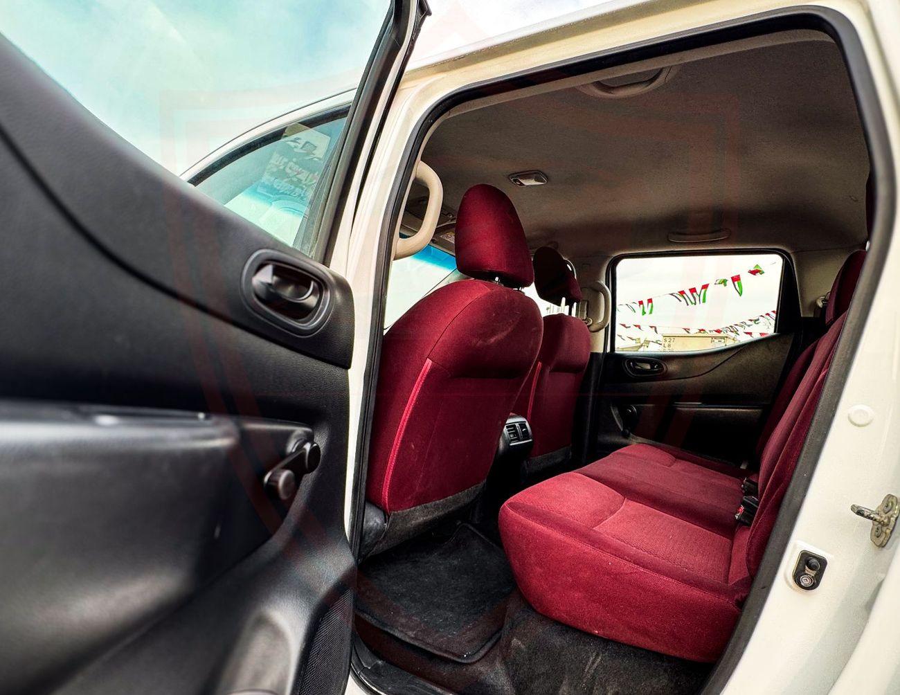 Nissan Navara Std 2.5L 4WD A/T Nissan Navara | 2.5 L | 2022 | GCC | Accident-Free | In Excellent Condition | 974 P