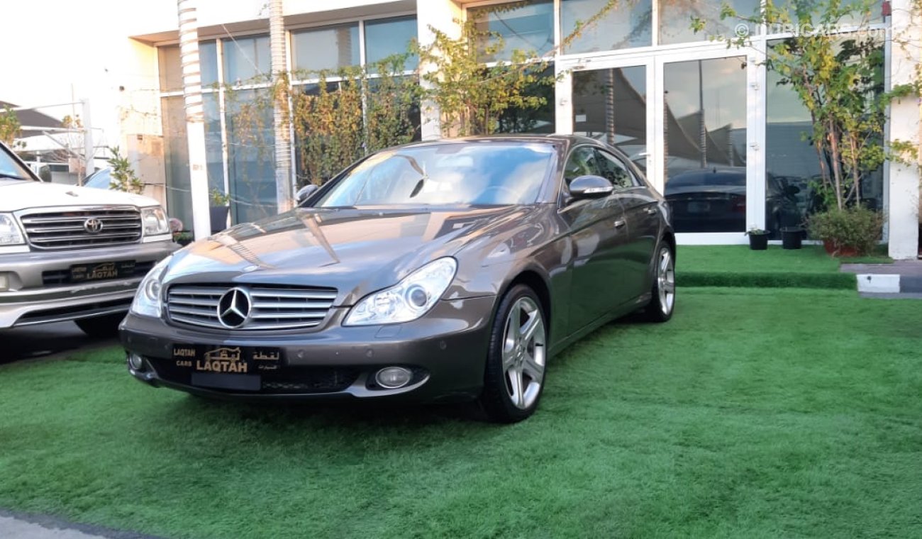 Mercedes-Benz CLS 350 Japan Import - Slot - Leather - Cruise Control - Alloy Wheels - Screen in excellent condition, witho