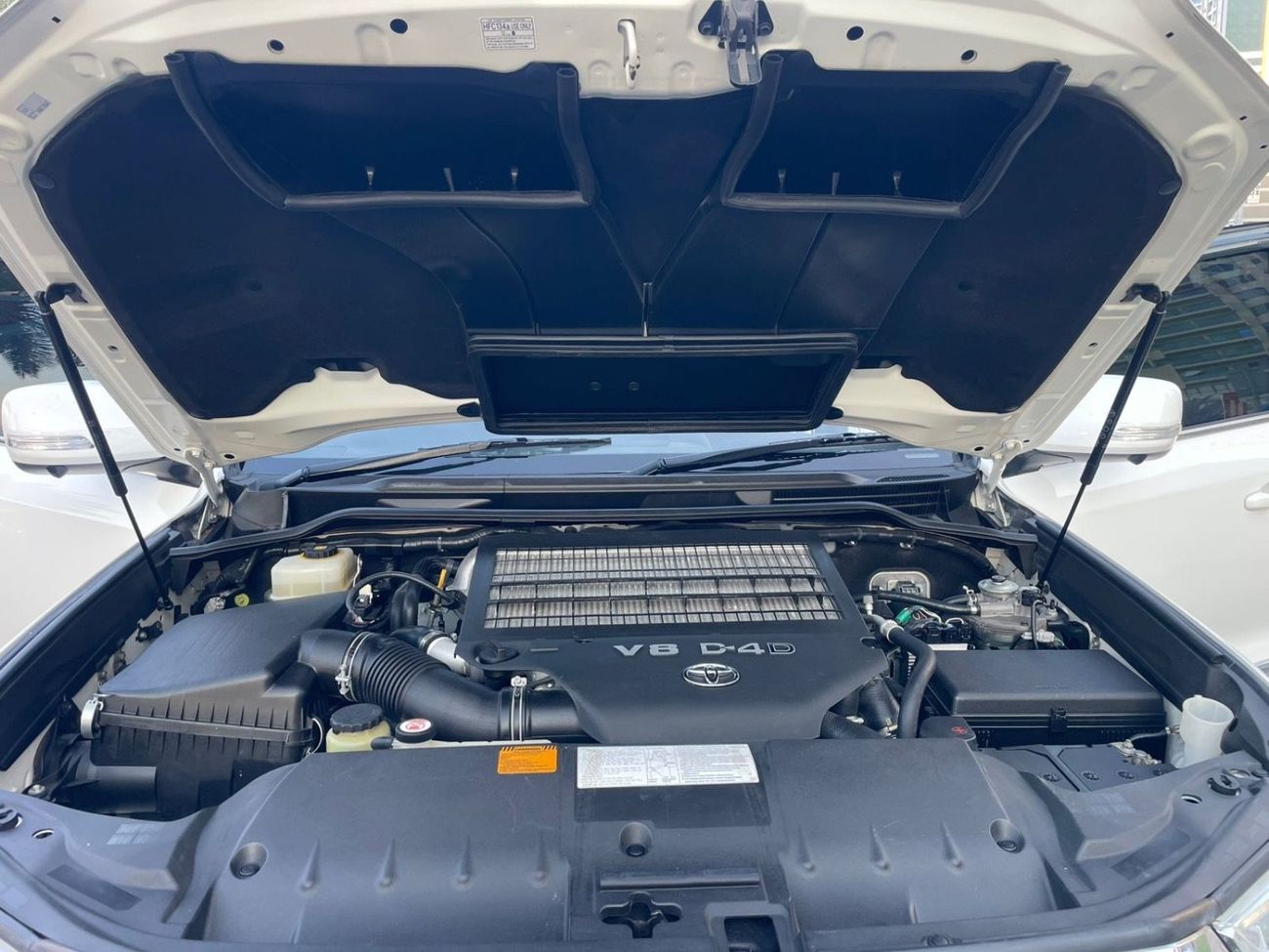 Toyota Land Cruiser 2020 Model VX Diesel Engine Full Option Very Clean and Perfect Condition